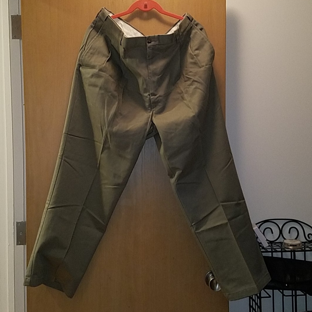 Haggar Men's casual khaki